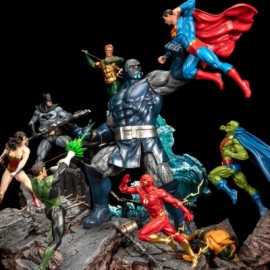 Justice League vs Darkseid Diorama (Color Version) XM Studios-JuguetesMeteorito-Justice League vs Darkseid Dior