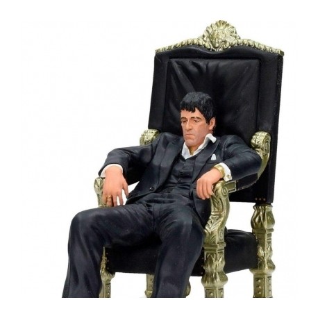 Tony Montana "Scarface" Sentado en Silla por SD Toys-JuguetesMeteorito-Tony Montana "Scarface" Sentado