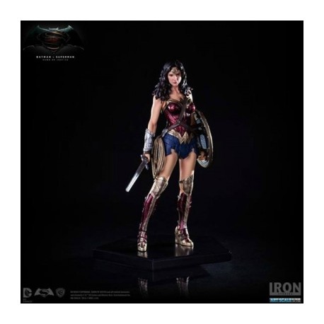 Wonder Woman de Batman vs Superman Art Scale 1:10 por Iron Studios-JuguetesMeteorito-Wonder Woman de Batman vs Super