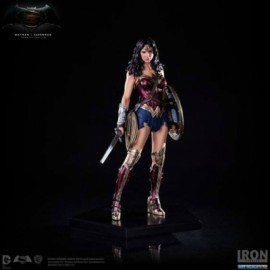 Wonder Woman de Batman vs Superman Art Scale 1:10 por Iron Studios-JuguetesMeteorito-Wonder Woman de Batman vs Super